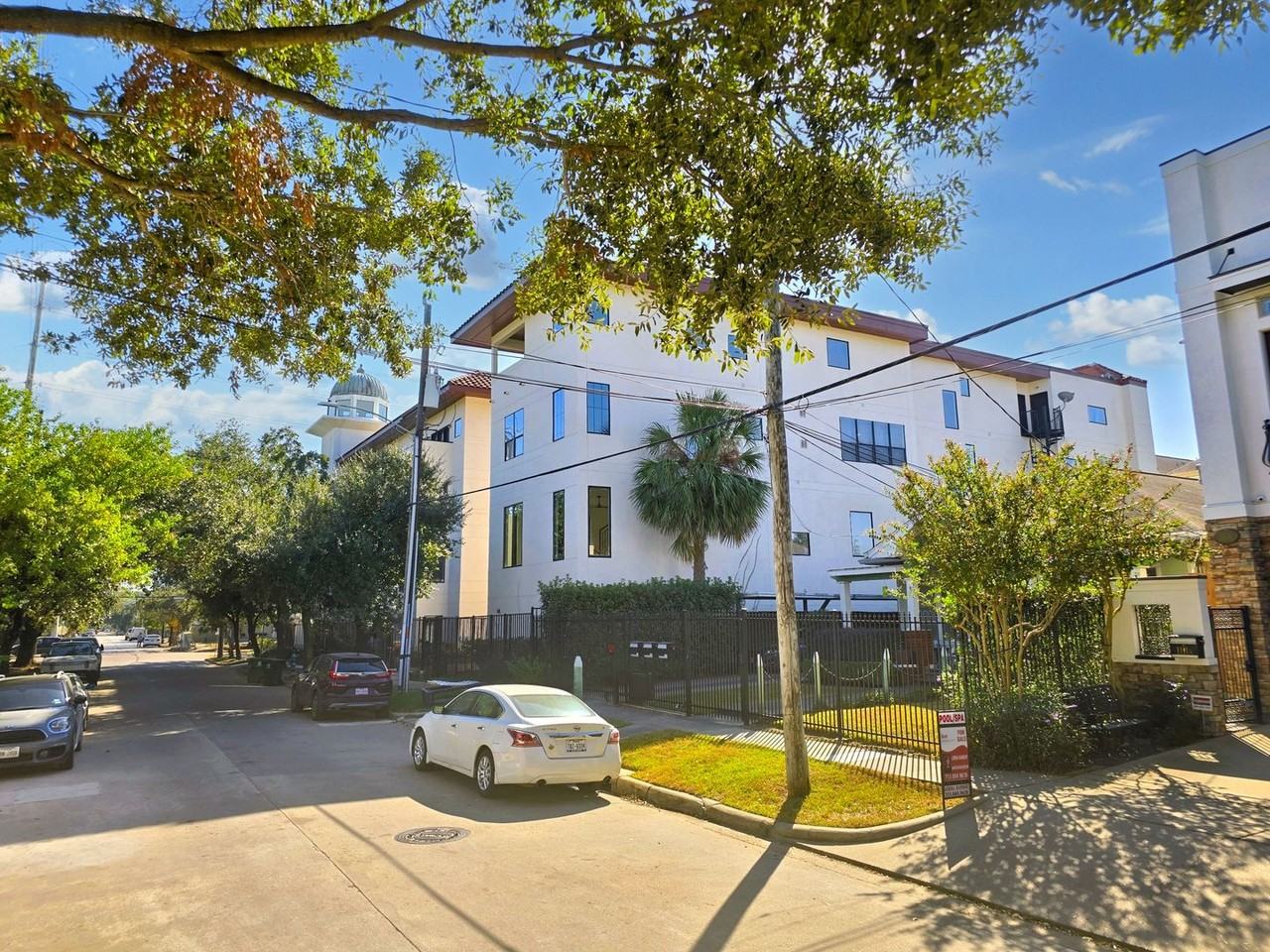 1700 Montrose Blvd - Photo 2 of 34