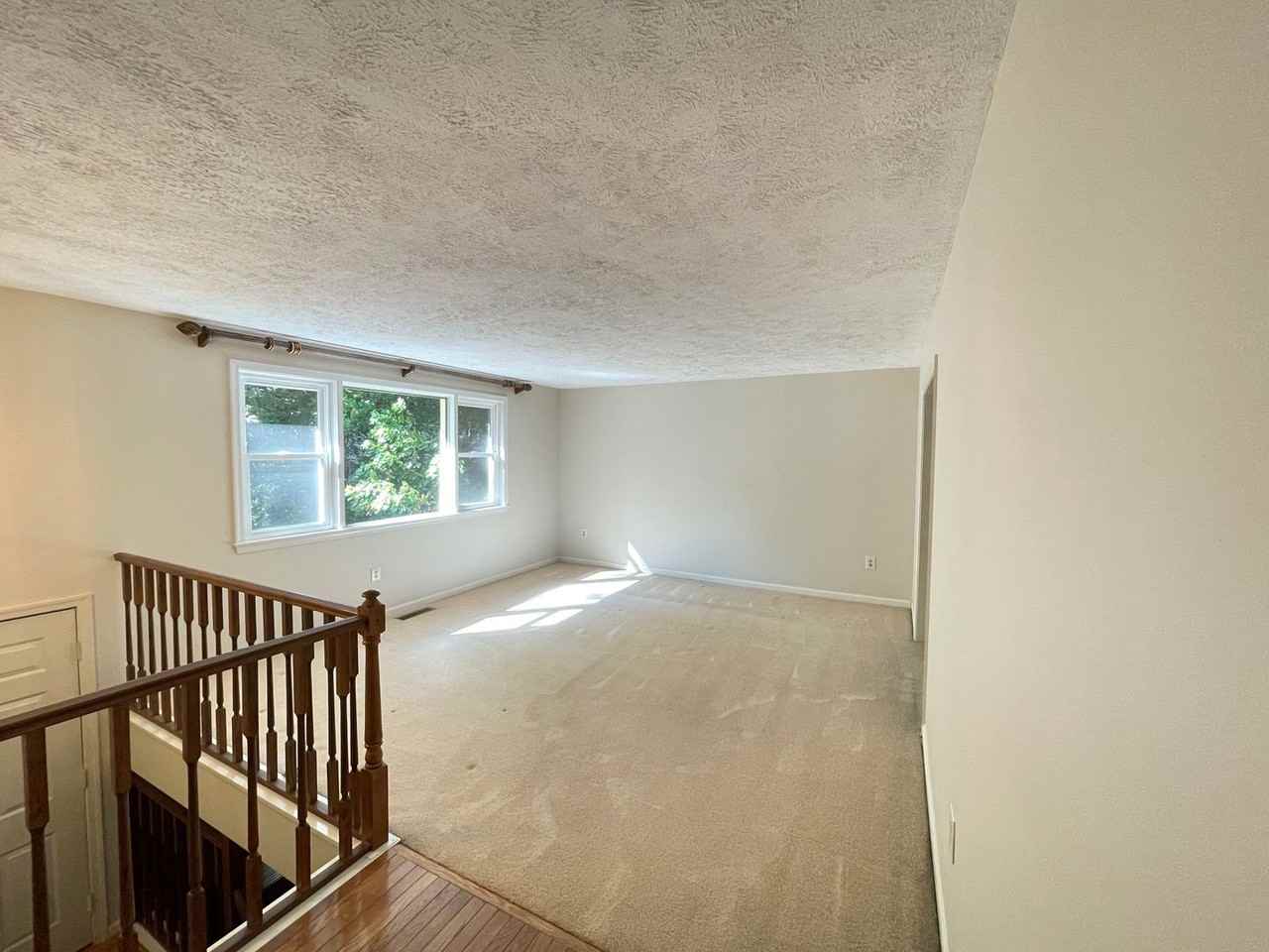 4185 Waterway Dr - Photo 3 of 36