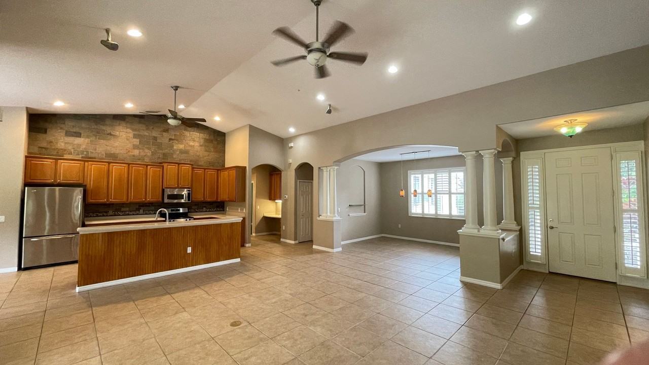 7704 Drayton Cir - Photo 3 of 34