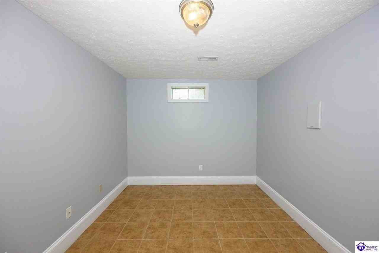 611 Flushing Meadows Dr - Photo 2 of 42