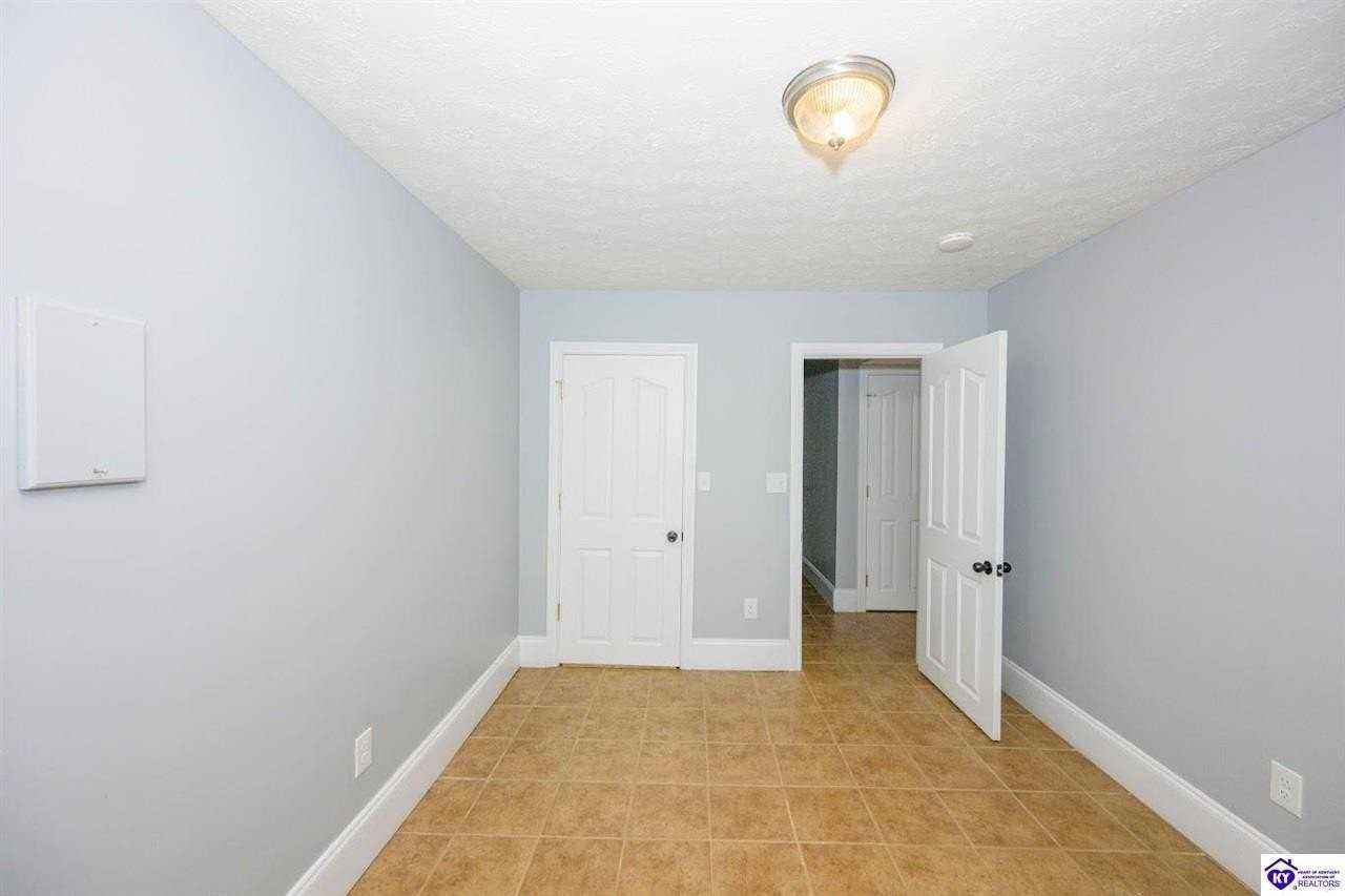 611 Flushing Meadows Dr - Photo 3 of 42