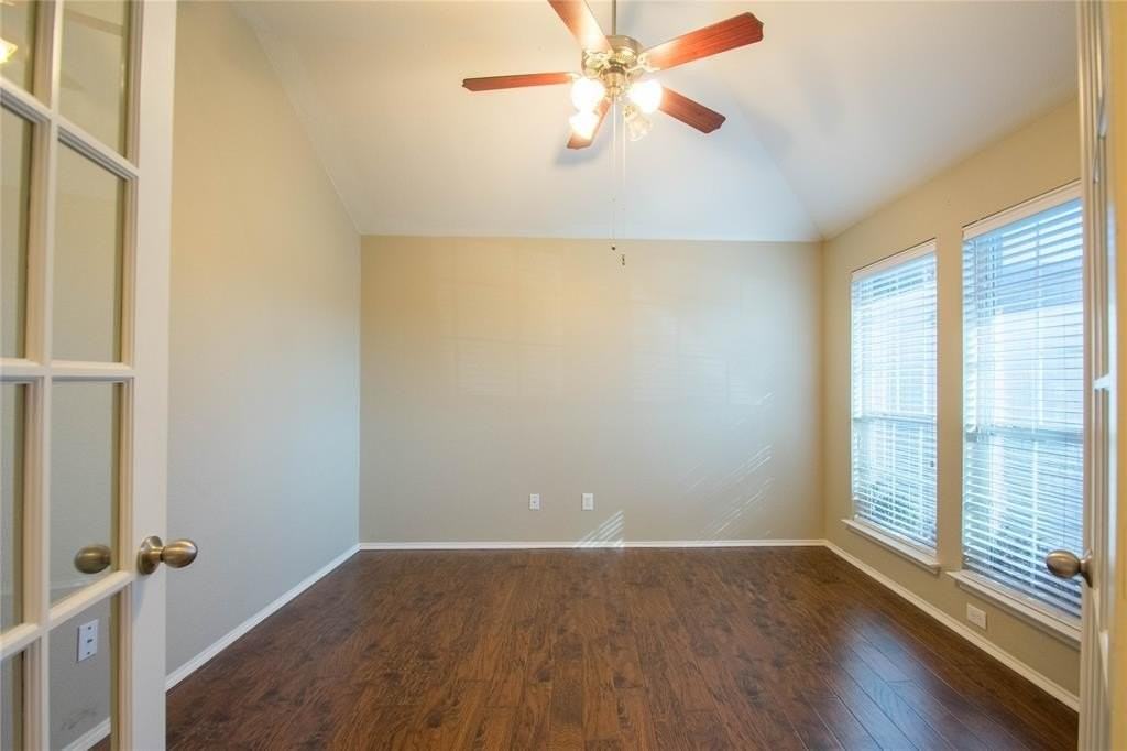 3604 Chapin Court - Photo 5 of 29