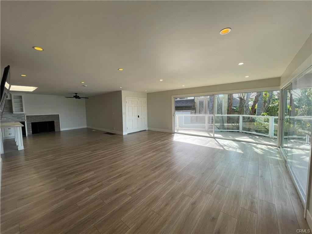 1911 Kings Rd - Photo 2 of 8