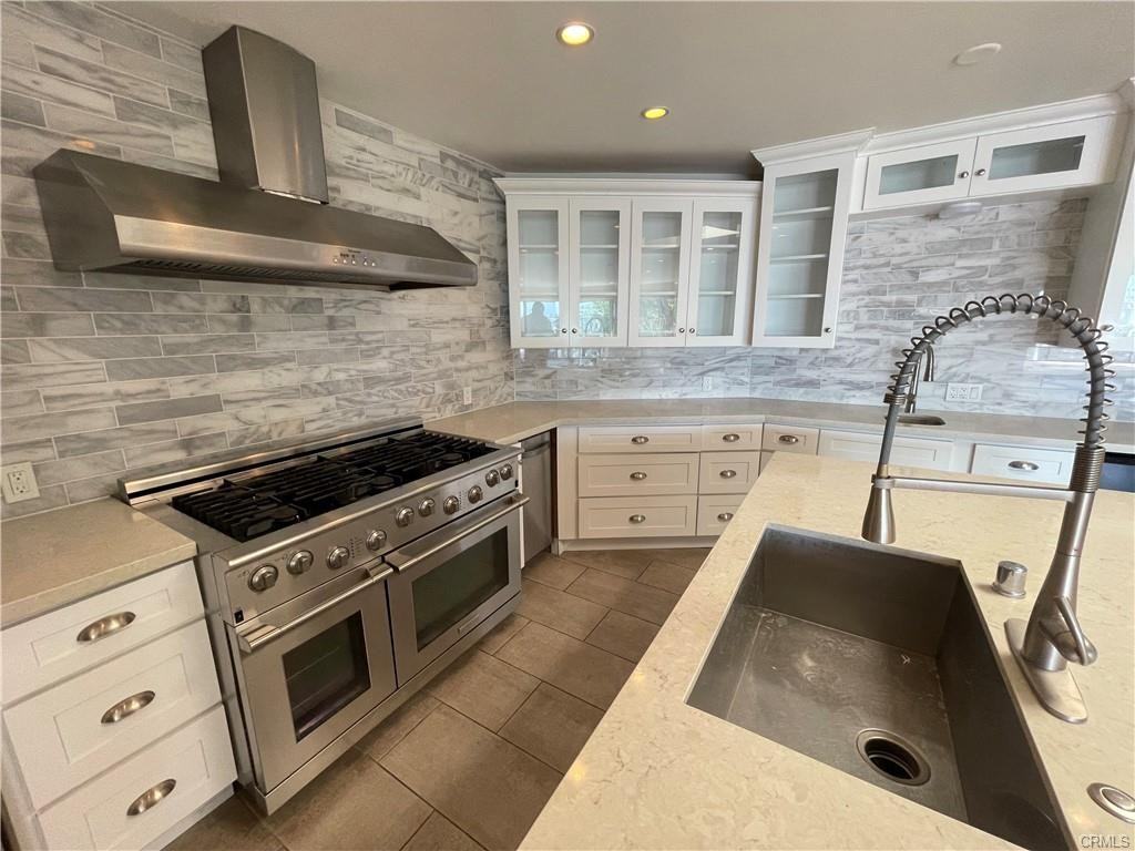 1911 Kings Rd - Photo 3 of 8