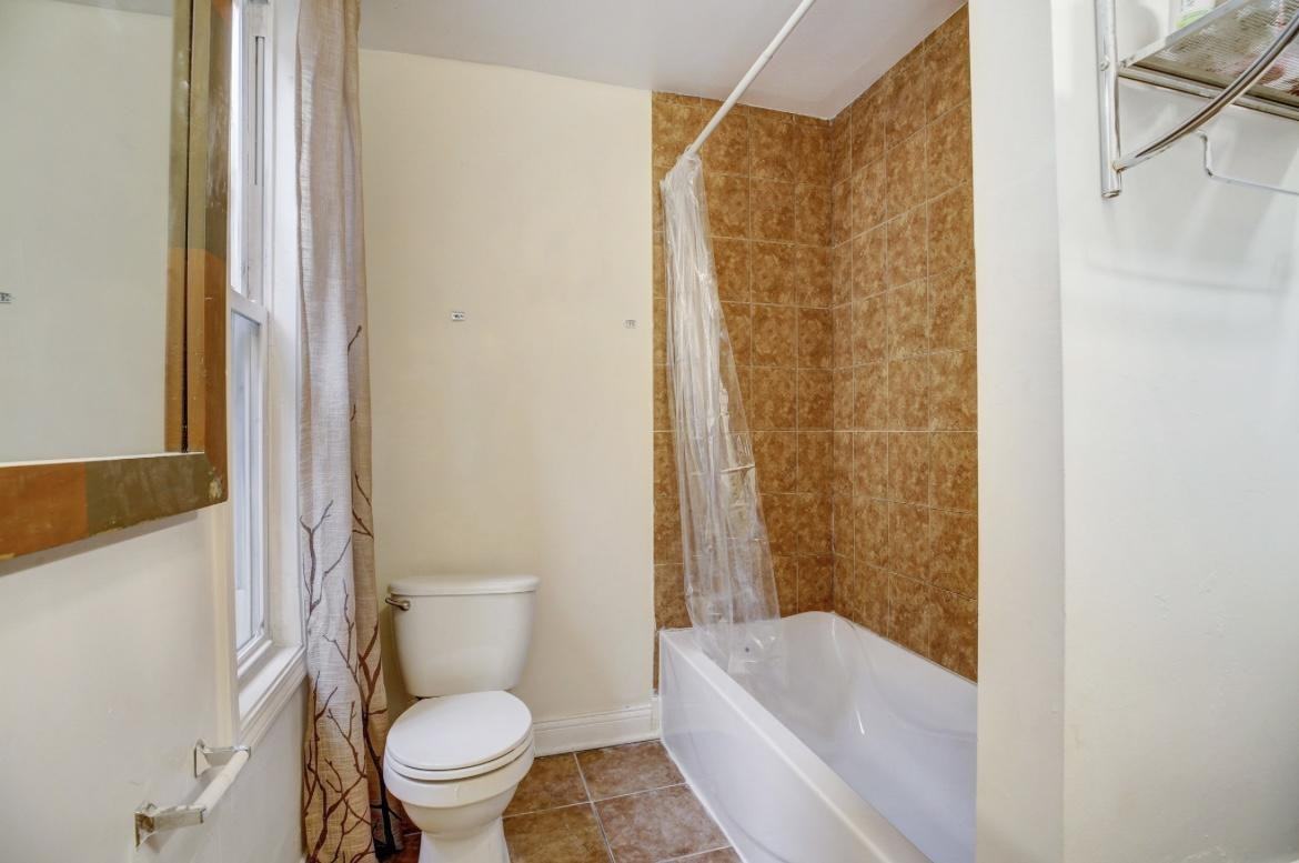 West Warren Boulevard - Photo 3 of 16