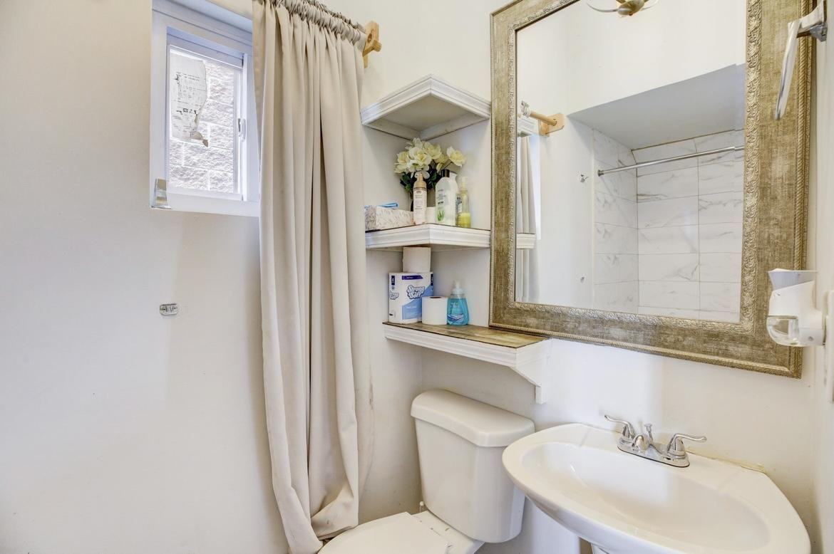 W Warren Blvd - Photo 7 of 23