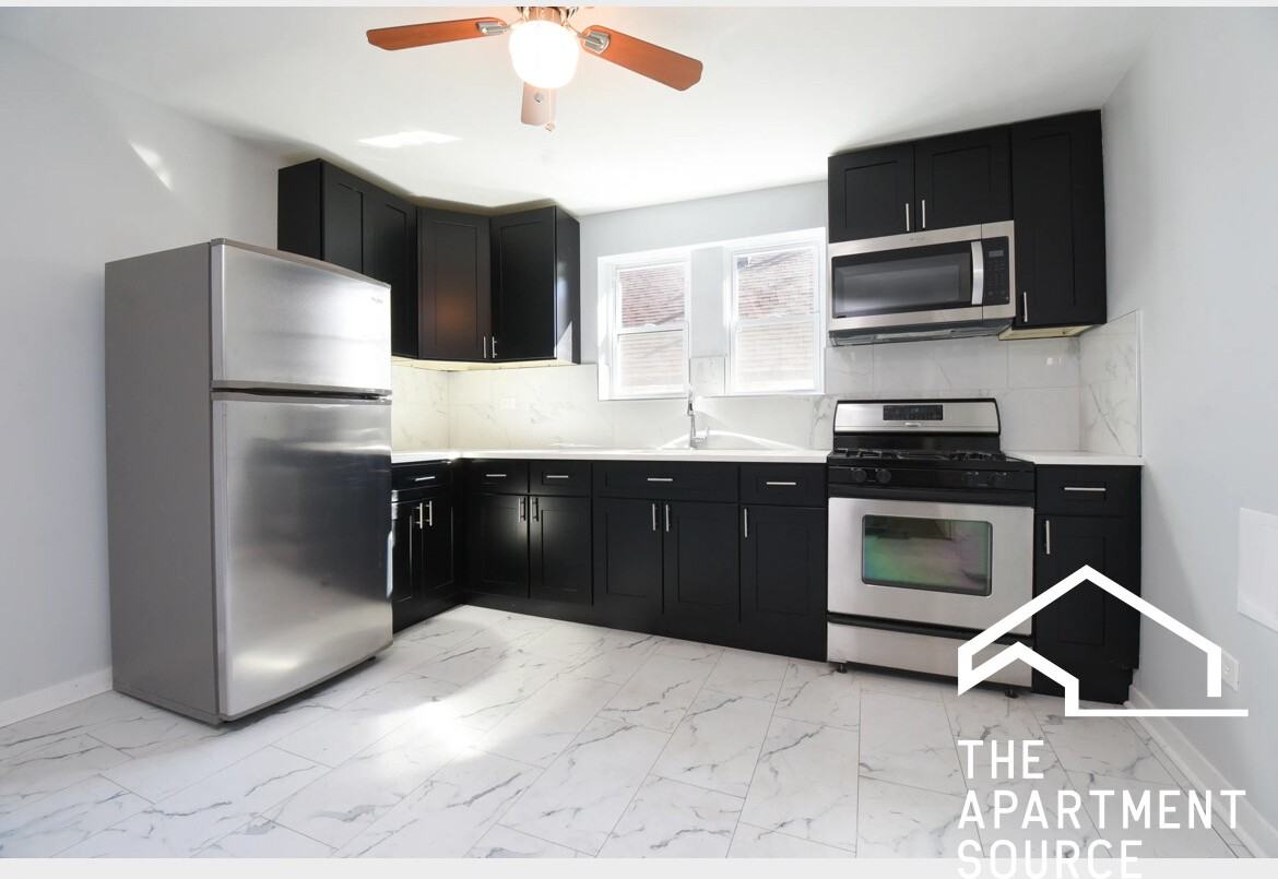 5128 W Henderson St #3 - Photo 2 of 11