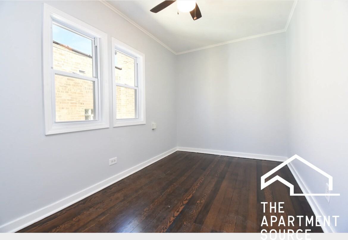 5128 W Henderson St #3 - Photo 6 of 11