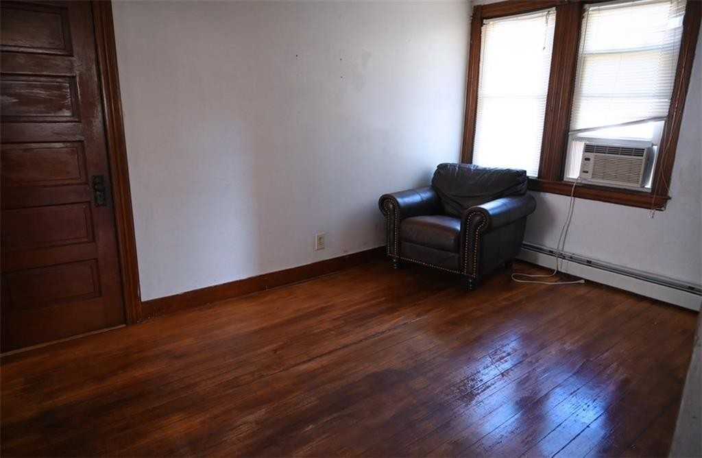 189 Sutton Ave ##2 - Photo 2 of 4