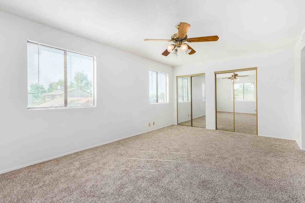 3748 West Carol Ann Way - Photo 5 of 24