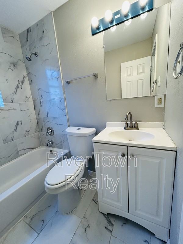 4029 Berkshire Ave #5 - Photo 6 of 7