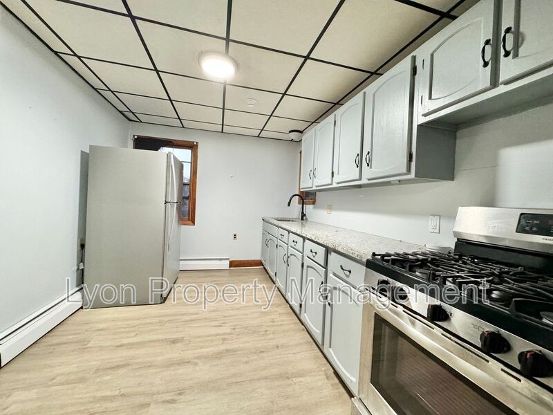 193 Summit St - Photo 2 of 7