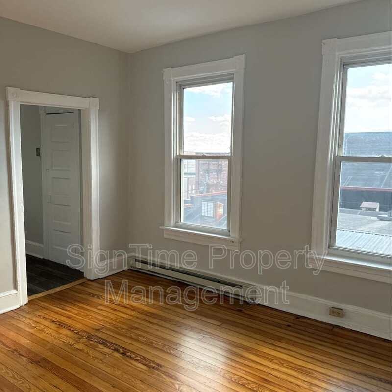 238 Summit Ave - Photo 5 of 15