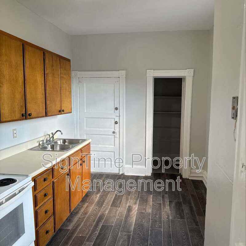 238 Summit Ave - Photo 2 of 15