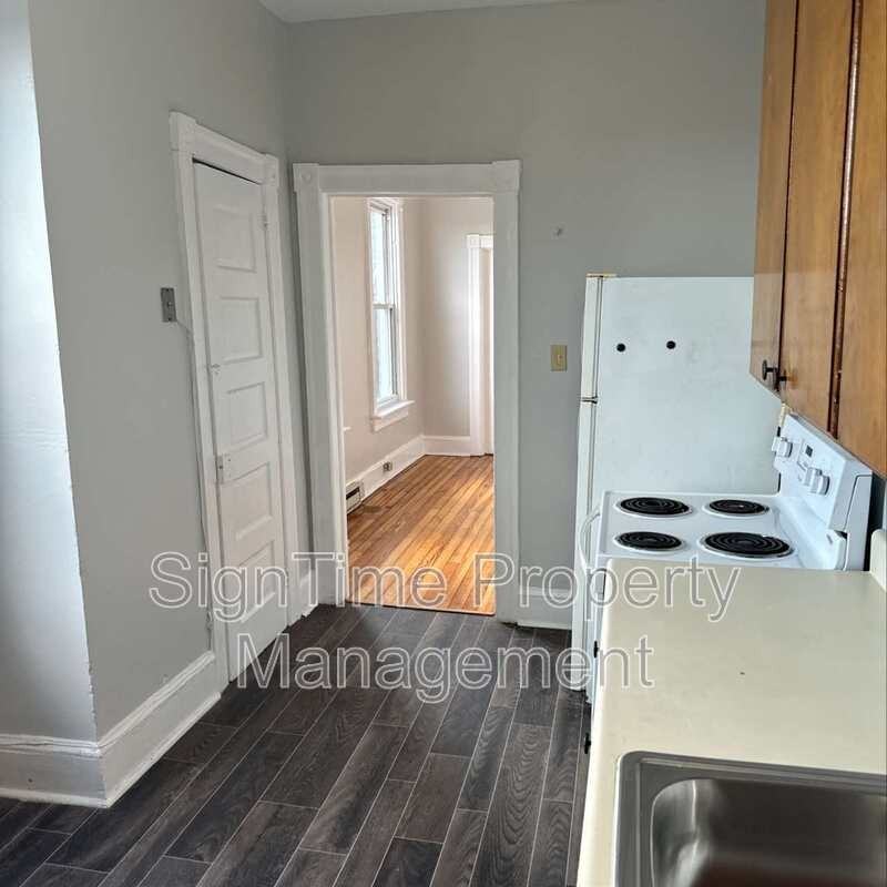 238 Summit Ave - Photo 3 of 15