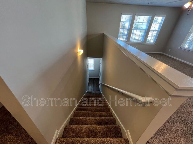 736 Tarvin Cir #736 - Photo 3 of 13