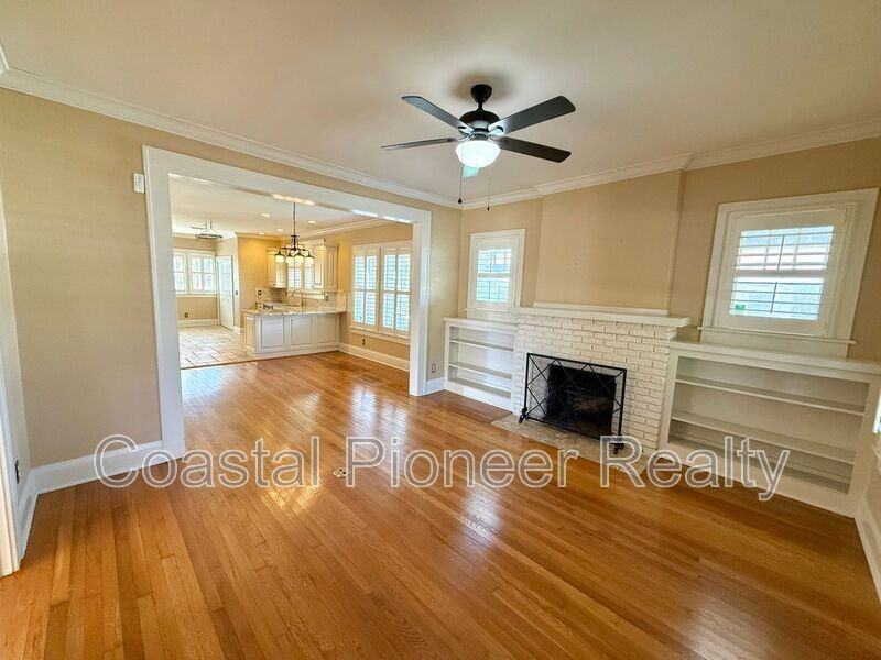 5406 N Suwanee Ave - Photo 5 of 30