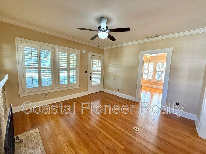 5406 N Suwanee Ave - Photo 6 of 30