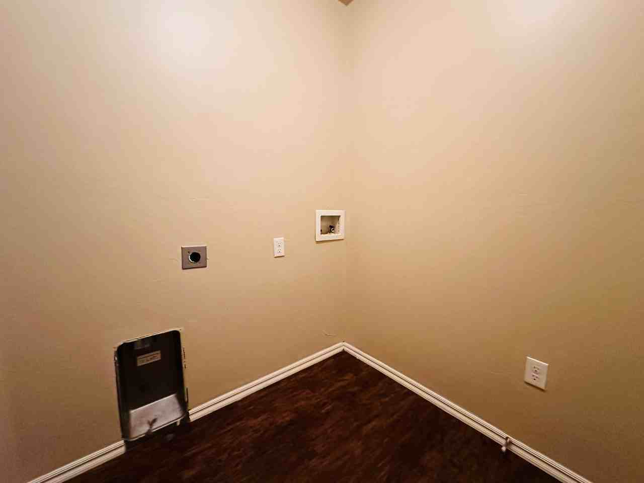 791 Sw 13th St - Photo 6 of 37