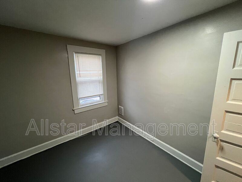 4023 Poe Ave #UP - Photo 5 of 16