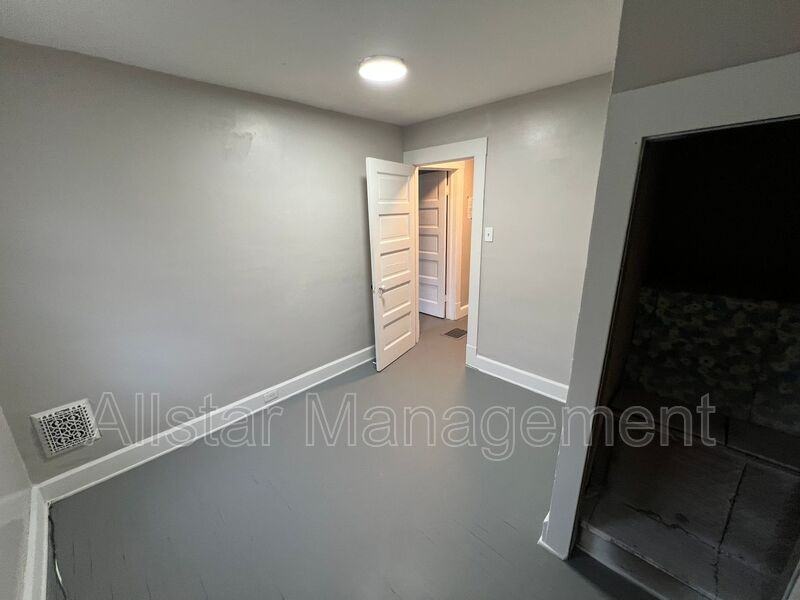 4023 Poe Ave #UP - Photo 6 of 16