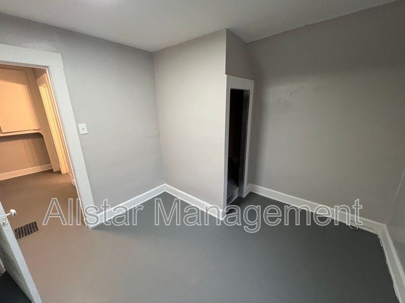 4023 Poe Ave #UP - Photo 7 of 16