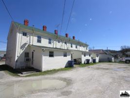 featured image of 426 10th St W