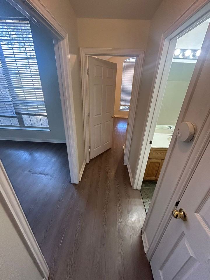 1001 Brookhaven Dr - Photo 5 of 15