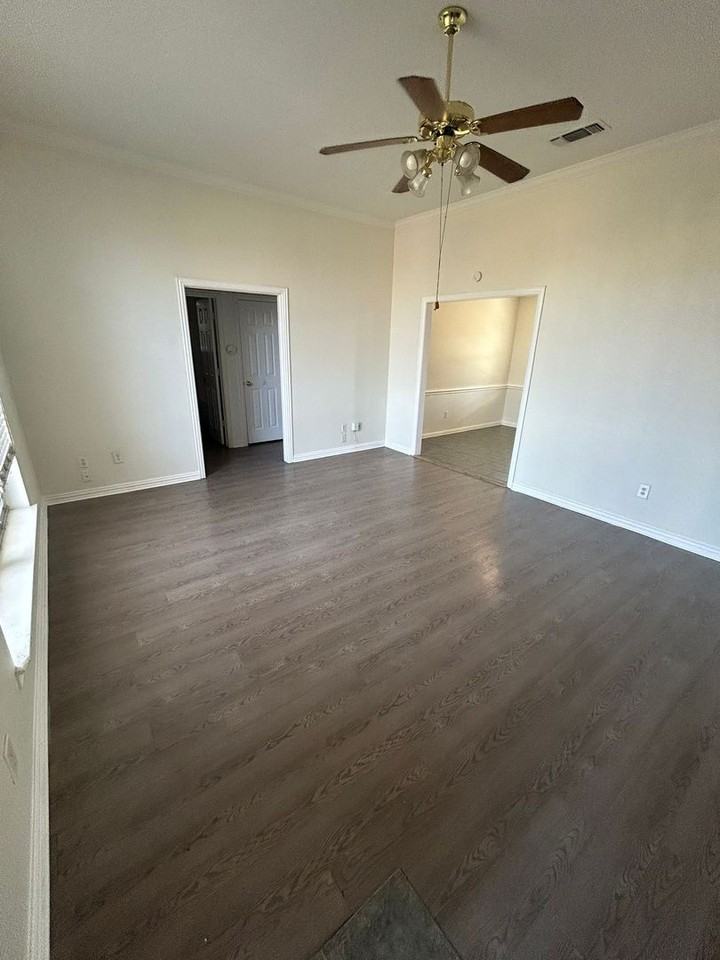 1001 Brookhaven Dr - Photo 6 of 15