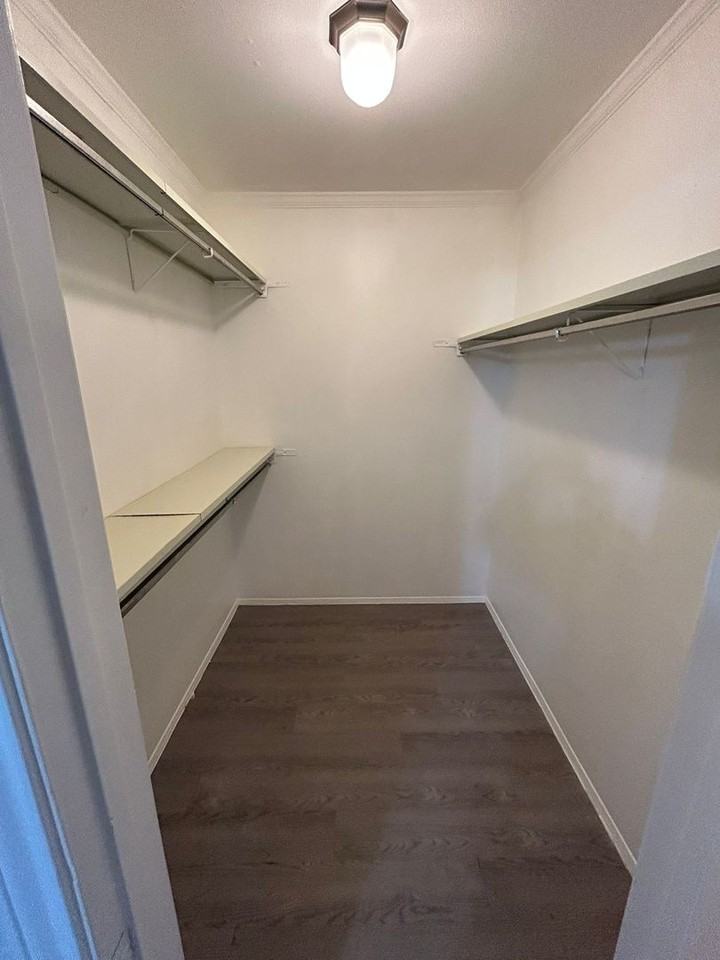 1801 Haymeadow - Photo 3 of 20