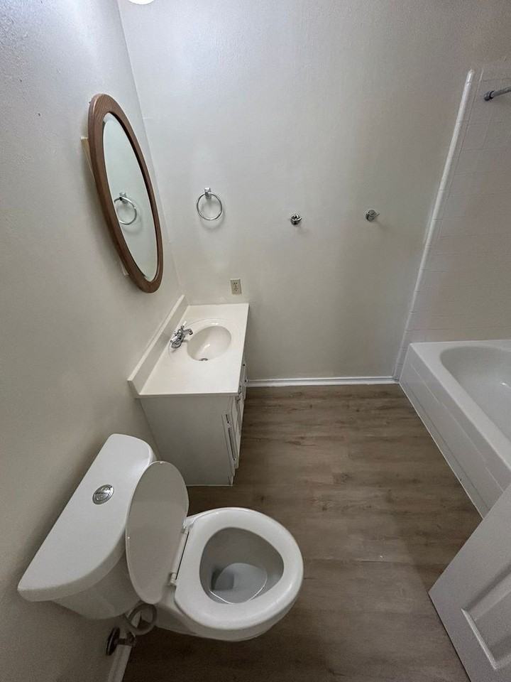 1801 Haymeadow - Photo 5 of 20