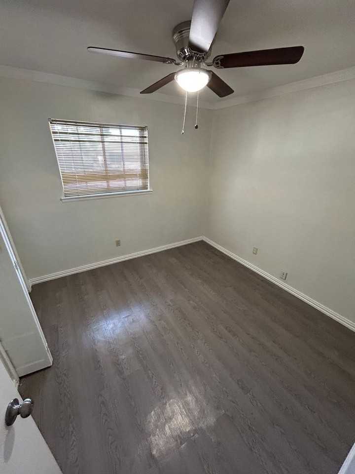 1801 Haymeadow - Photo 6 of 20