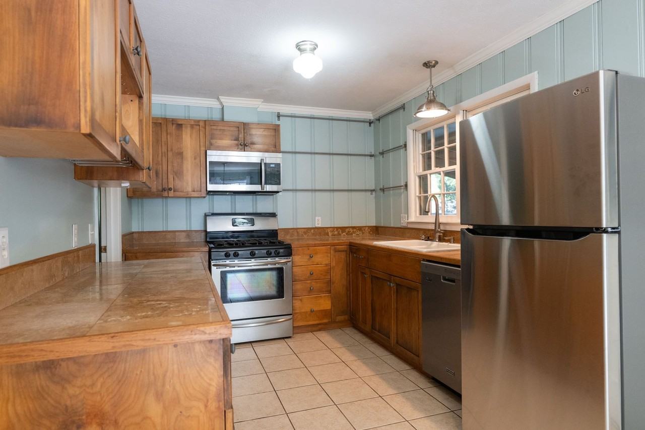 882 Cherokee Rd - Photo 6 of 16