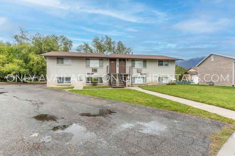 1038 S Virginia Cir - Photo 3 of 15