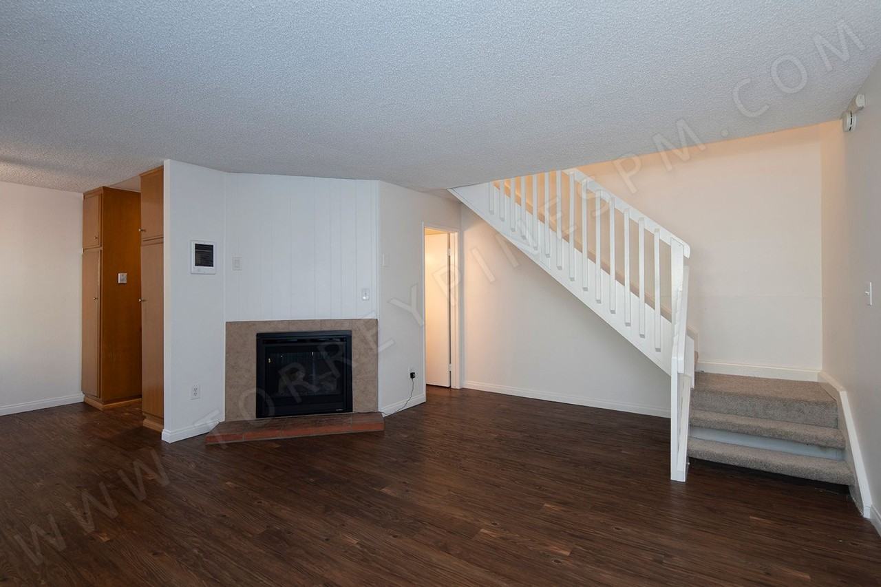 1656 Reed Ave - Photo 2 of 12