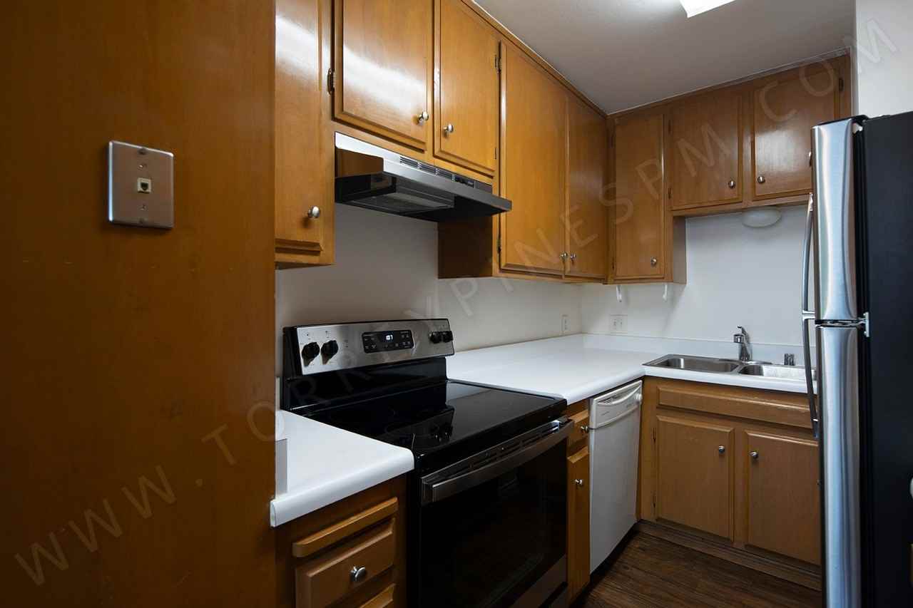 1656 Reed Ave - Photo 5 of 12