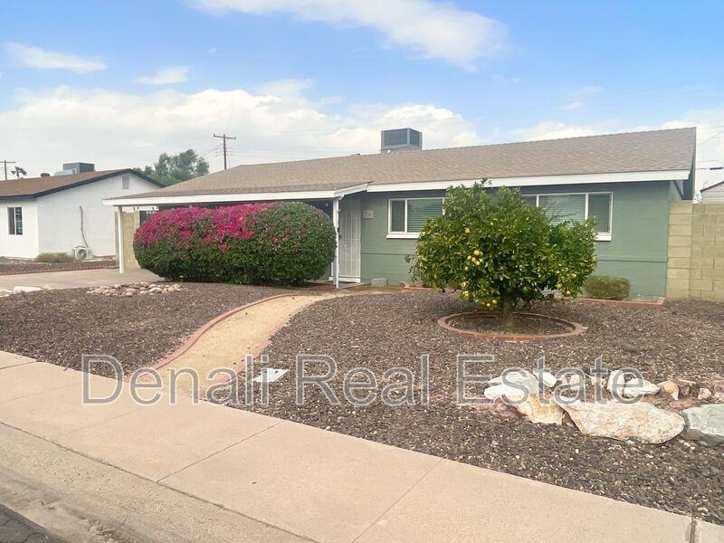 7526 E Portland St - Photo 3 of 31