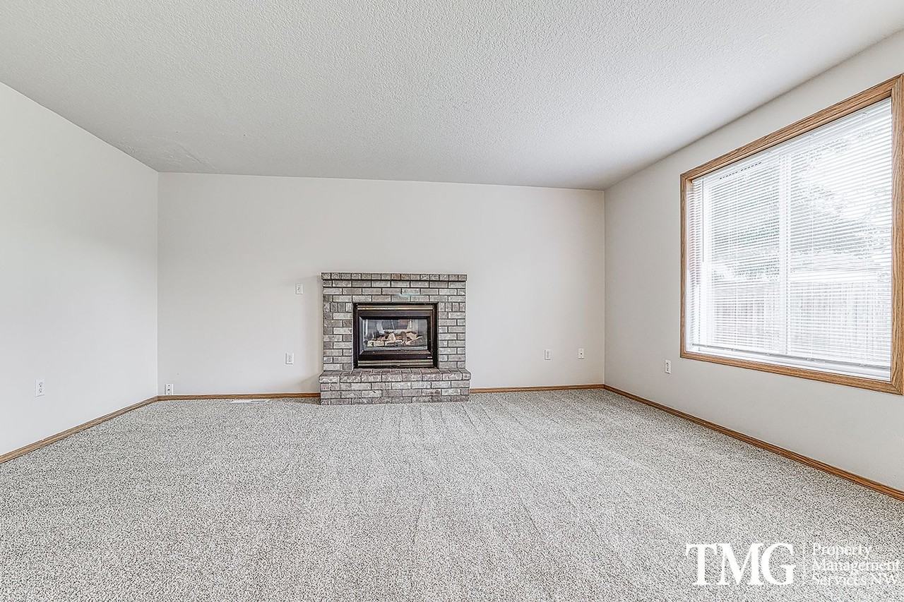 7111 Ne 163rd Ave - Photo 5 of 34