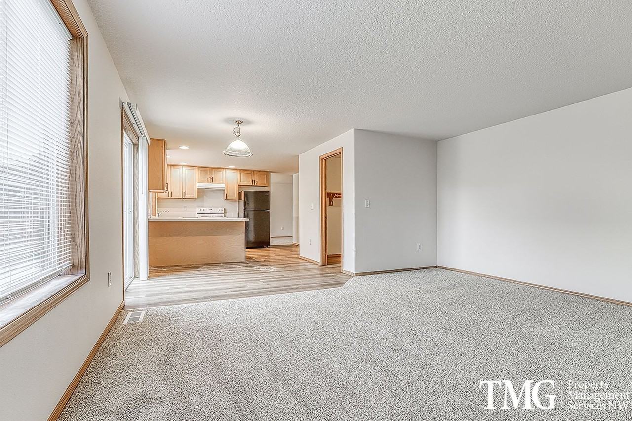 7111 Ne 163rd Ave - Photo 6 of 34