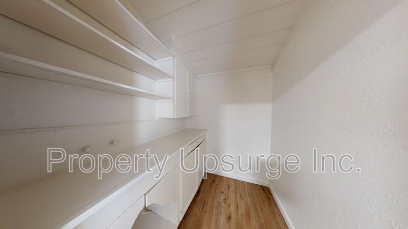 1993 Hartnell Ave - Photo 3 of 15