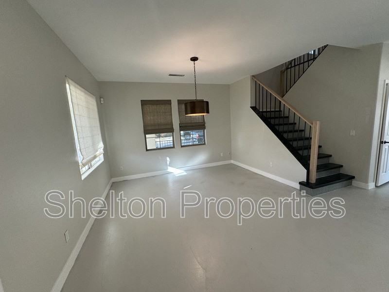 20900 W Hamilton St - Photo 3 of 33