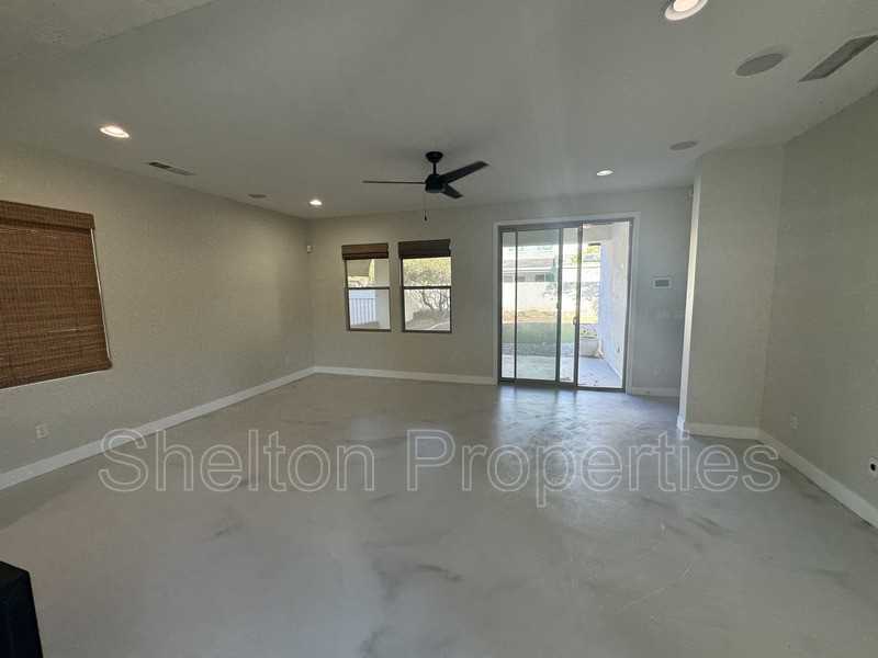 20900 W Hamilton St - Photo 7 of 33