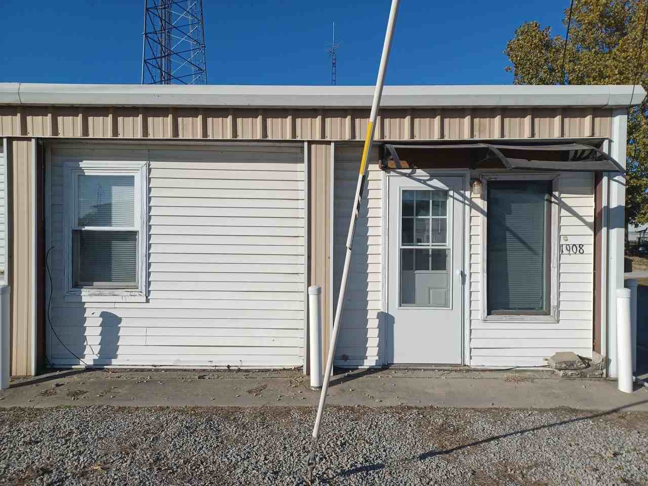 1908 Marion Ave - Photo 2 of 11