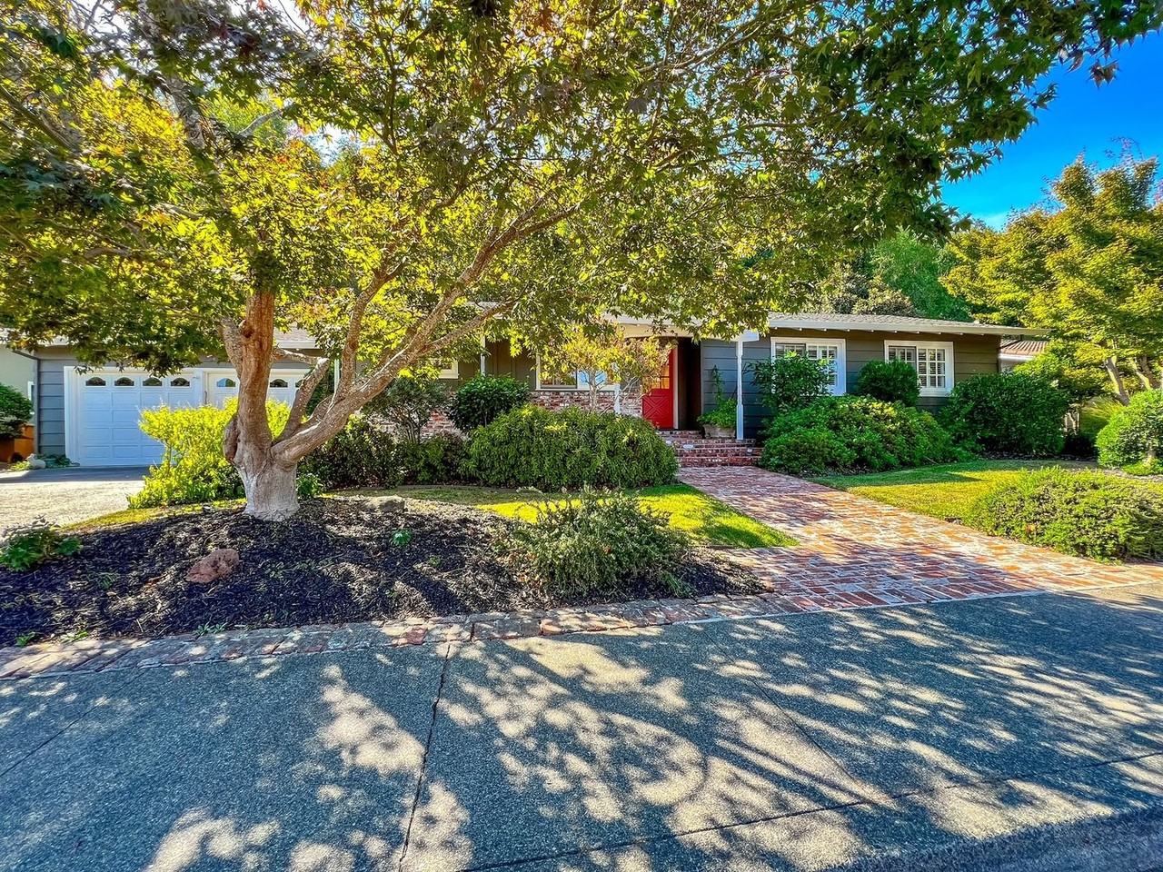 2539 Rollingwood Dr - Photo 2 of 34