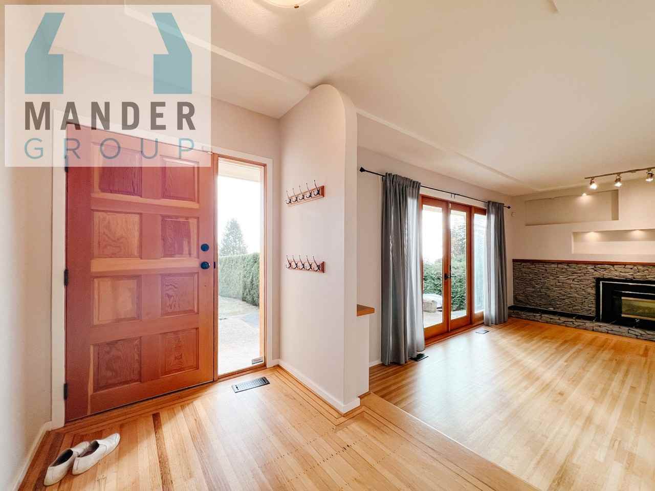 220 Rondoval Crescent - Photo 2 of 25