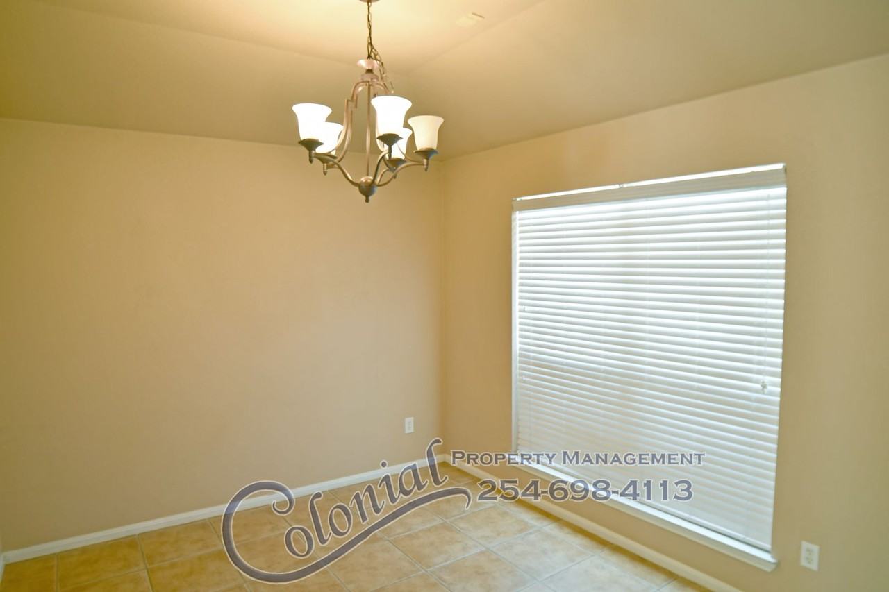 6108 Bridgewood Dr - Photo 5 of 17