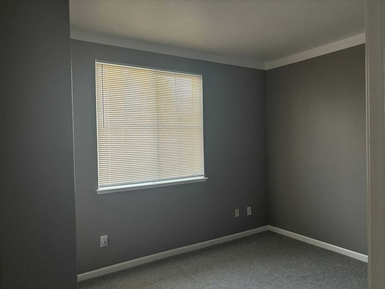 142 Worthing Ct - Photo 3 of 10