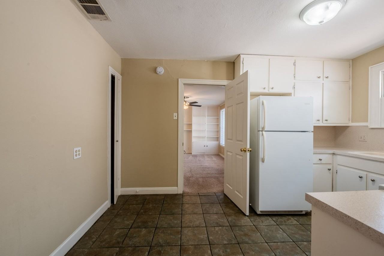 4704 Evans - Photo 6 of 27