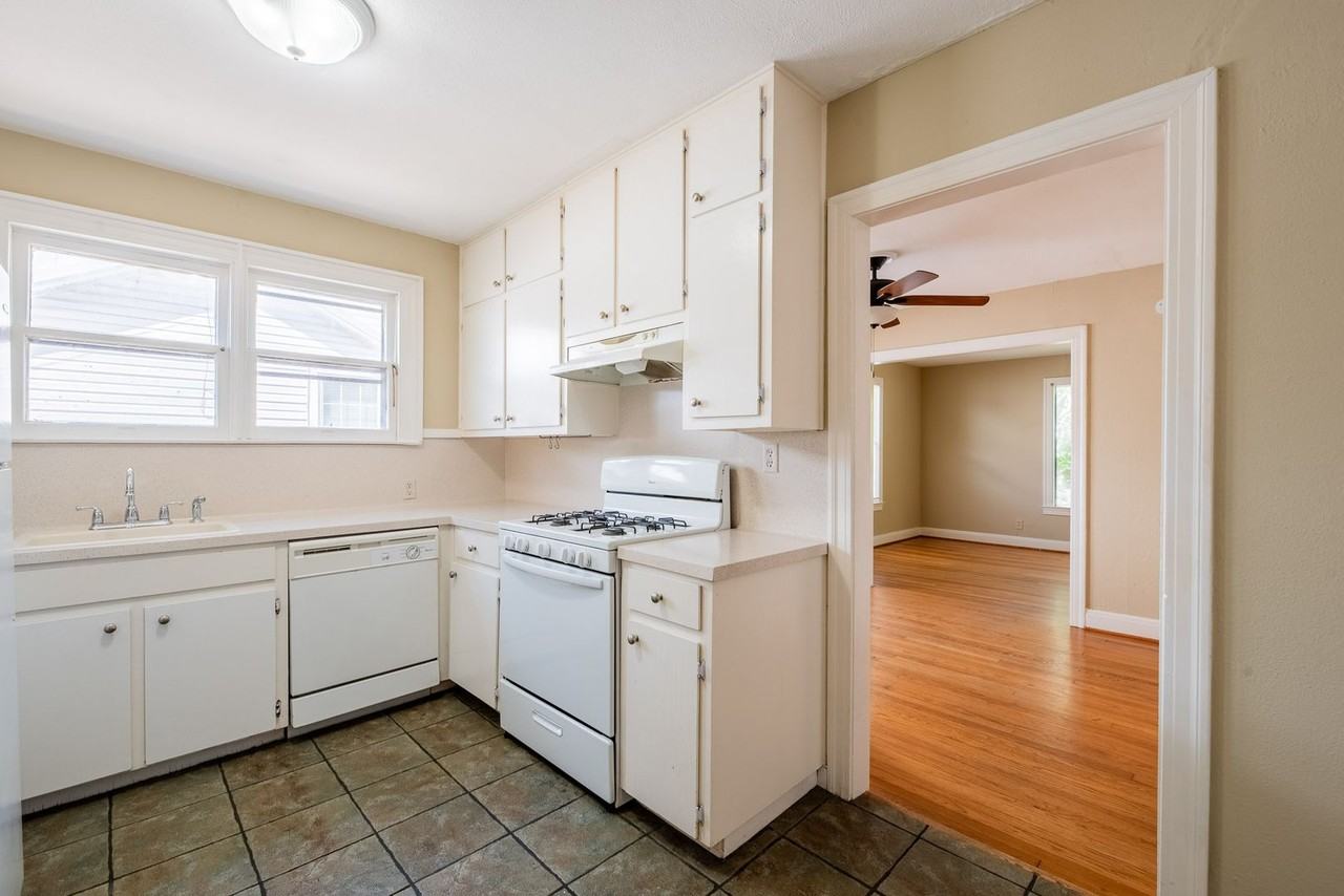 4704 Evans - Photo 7 of 27