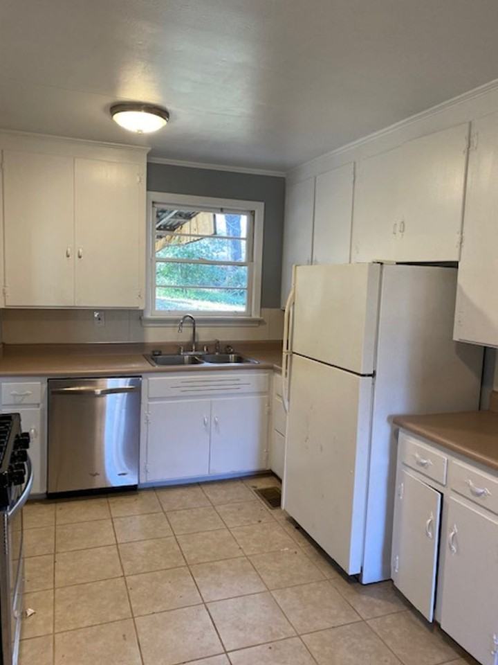 744 Karen Rd - Photo 5 of 12